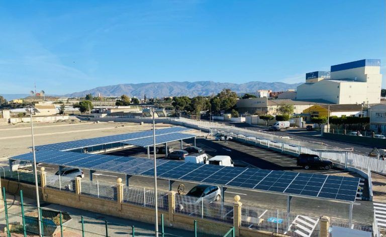 ISE Autoconsumo finaliza la construcción del proyecto de marquesinas fotovoltaicas para la multinacional Rijk Zwaan