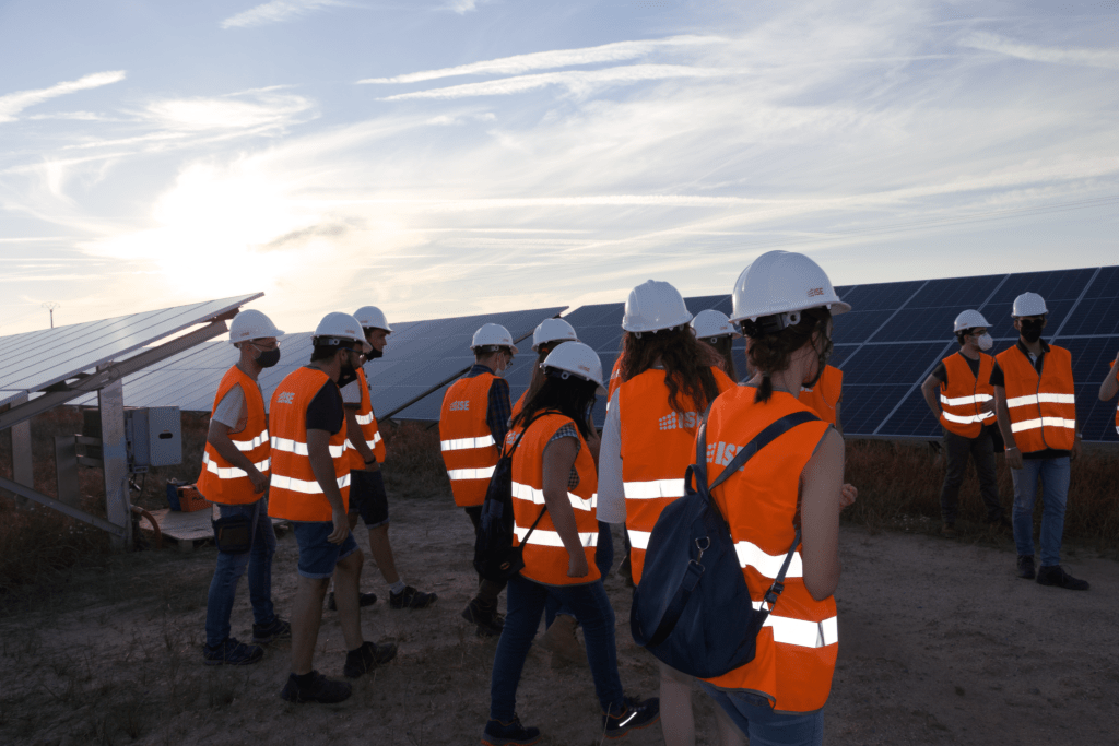 Estudiantes UPM visitan Instalación solar