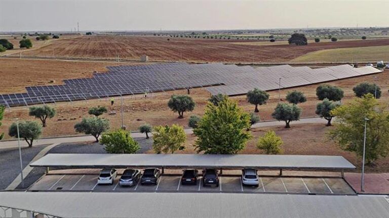 ISE Energía pone en marcha el proyecto de autoconsumo para Hispasat en Arganda del Rey, Madrid.
